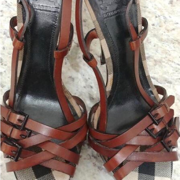 Burberry Heels - Picture 4 of 14